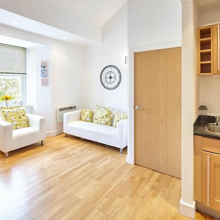 Host & Stay - Penthouse Pad สการ์โบโรห์ ภายนอก รูปภาพ
