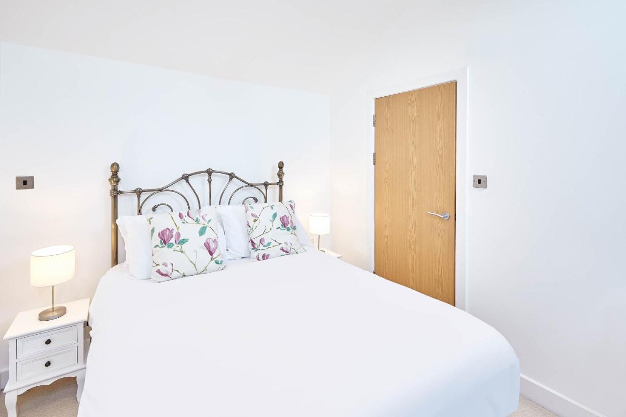 Host & Stay - Penthouse Pad สการ์โบโรห์ ภายนอก รูปภาพ